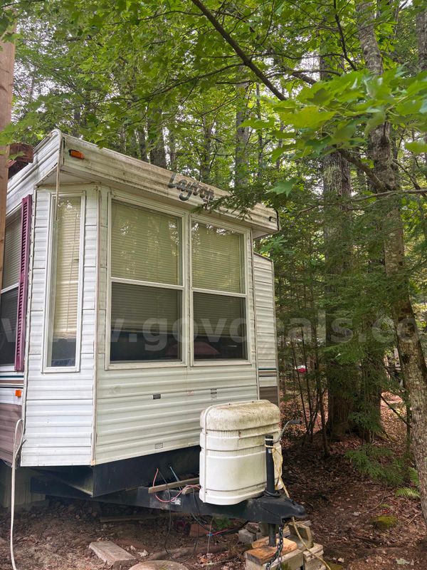 2005 Skyline Corporation camper park model trailer LOCAL PICKUP ONLY