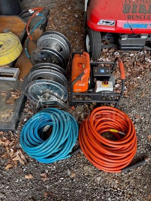 Halmatro Truck Mounted Hydraulic Unit. Good condition, two 100ft hoses and Cord reels.