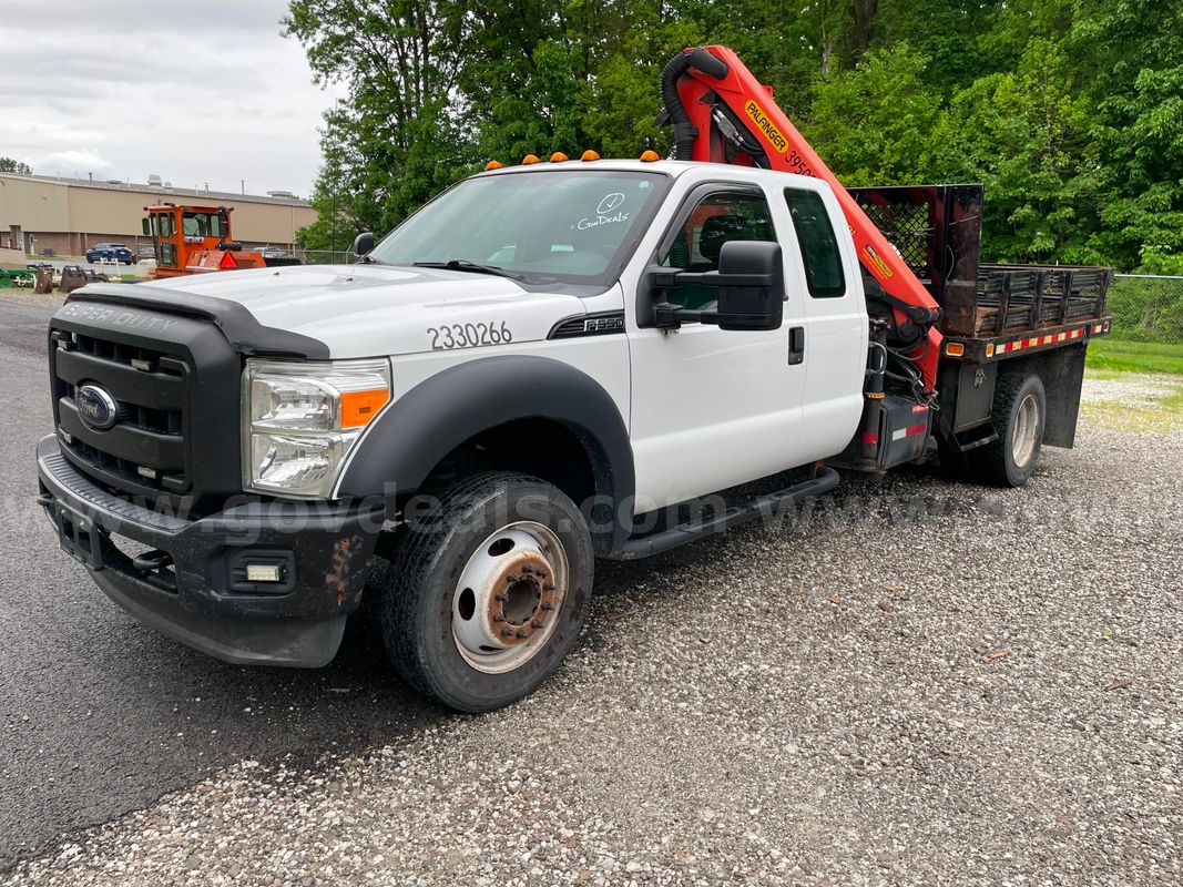 2012 Ford F-550 Ext Cab DRW 2WD w/ Palfinger Crane