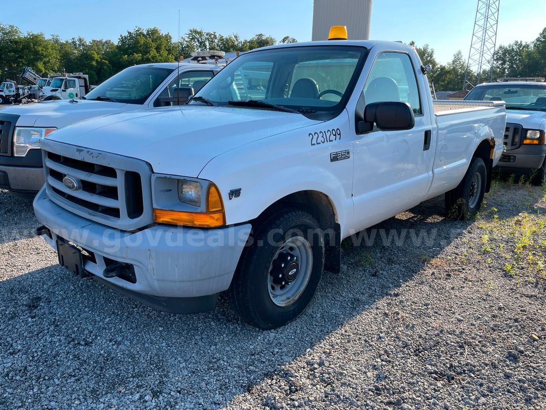 2000 Ford F-350 SD XL Reg. Cab 2WD