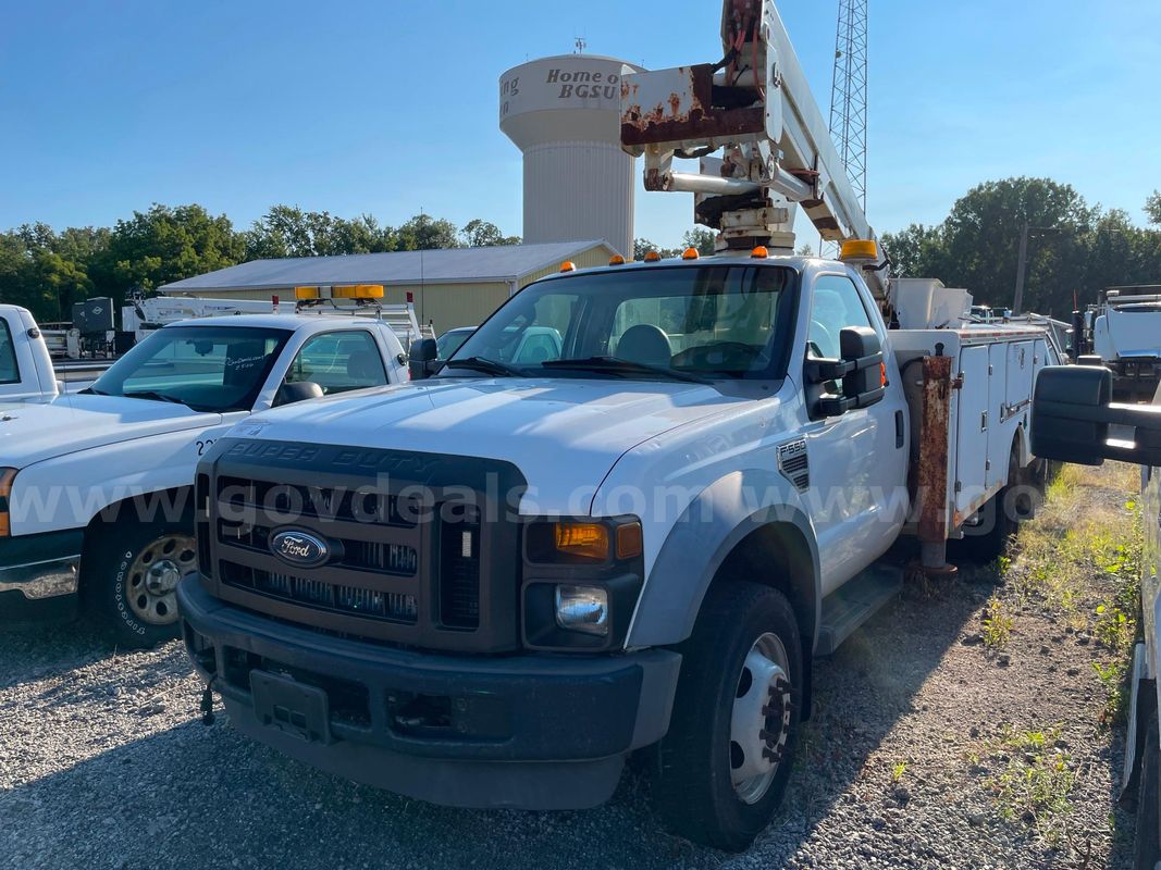 2008 Ford F-550 Regular Cab 2WD DRW Bucket Truck