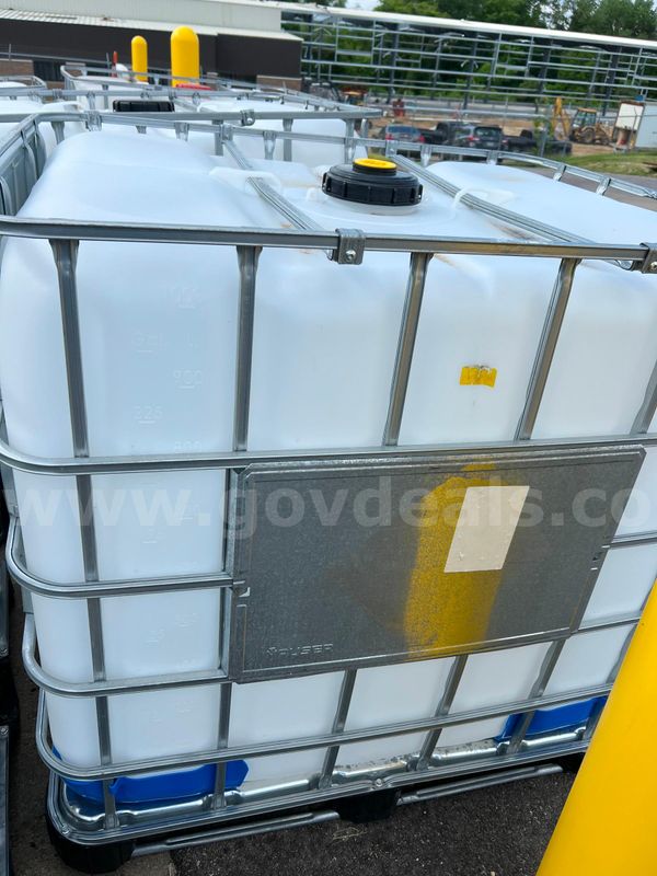 4 each - 260 gal, T260 plastic tote w/metal frame