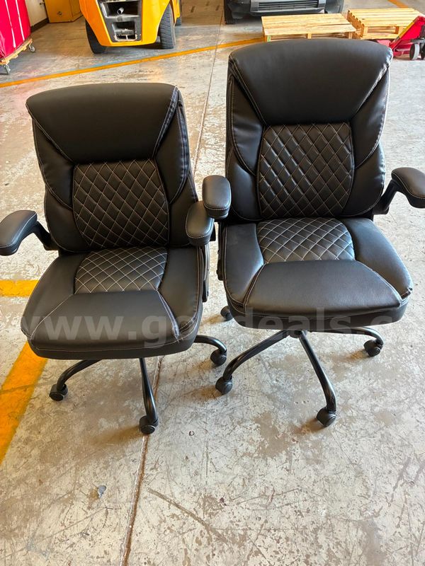 Chairs, wheeled, lot of 2