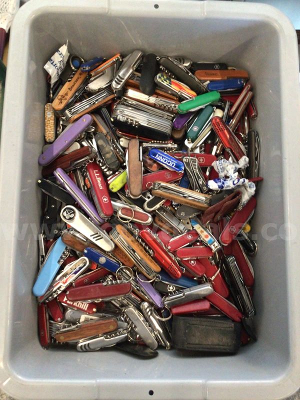 Knives, swiss-army style, approximately 30lbs