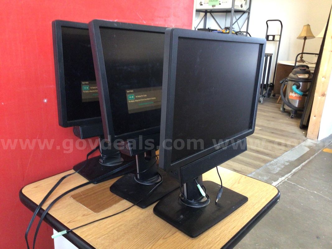 Monitors, lot of 3, Dell - UNTESTED