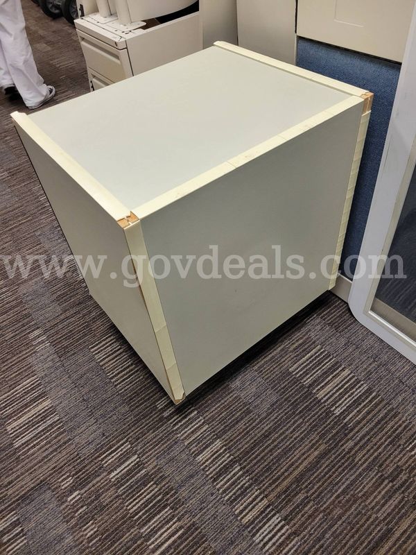 Table - 2 ft x 2 ft - End Table