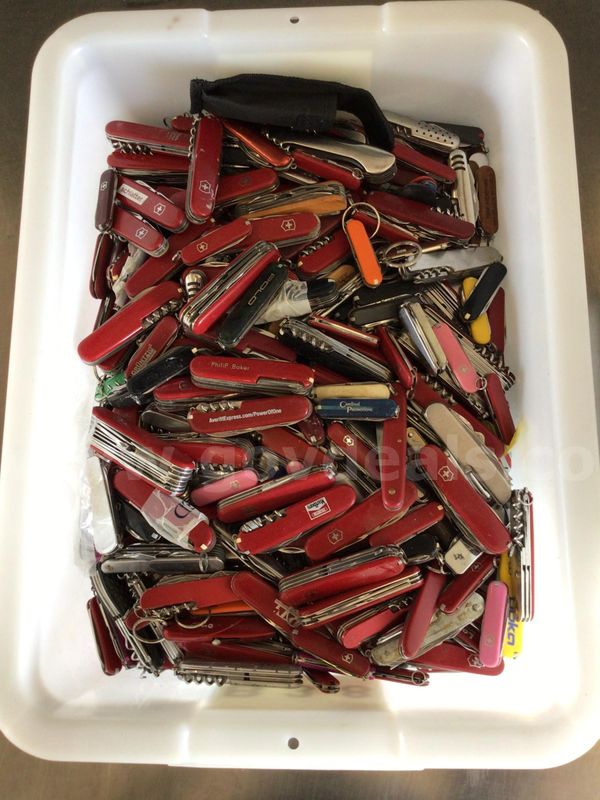 Knives, swiss-army style, approximately 30lbs