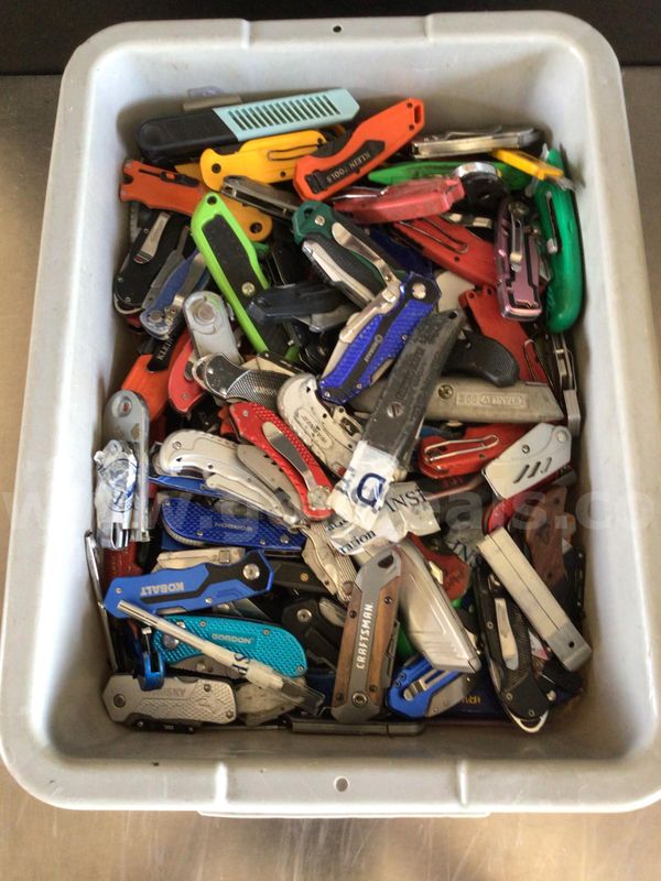 Knives, utility/box-cutters, approximately 30lbs