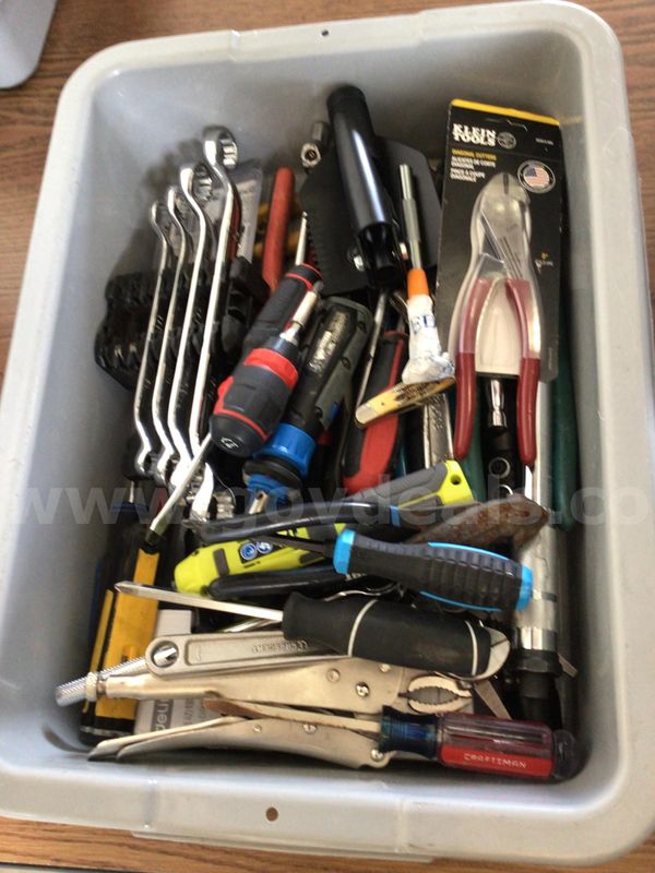 Hand Tools, approximately 30lbs - UNTESTED