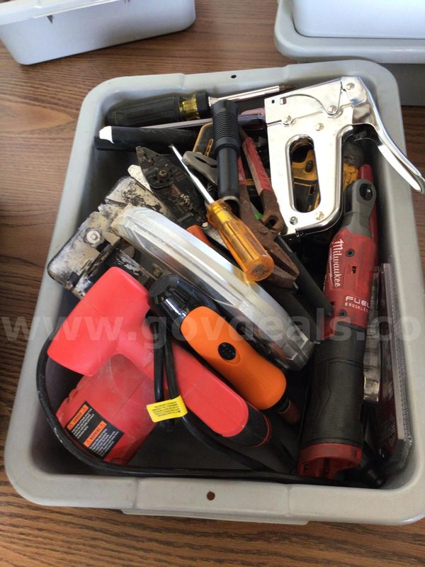 Hand Tools, approximately 30lbs - UNTESTED