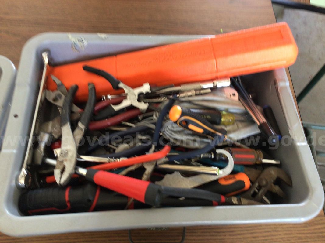 Hand Tools, approximately 30lbs - UNTESTED