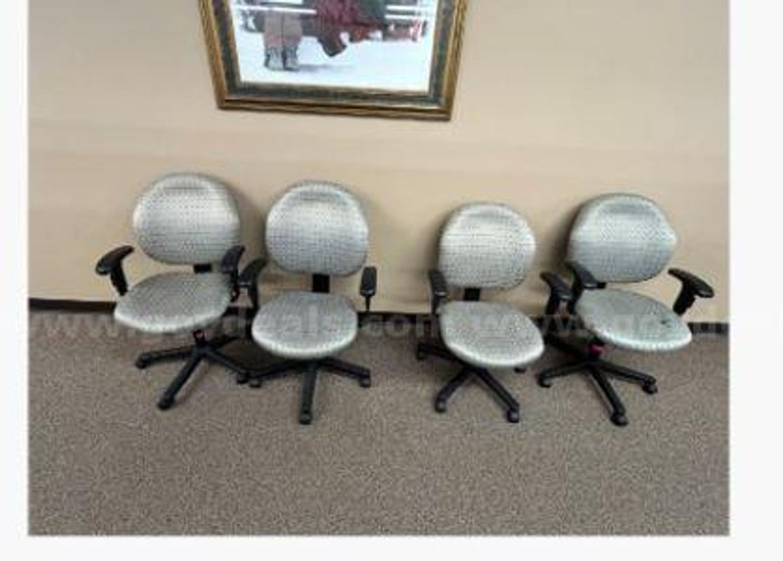 Chairs - Lot of 7 - Office Chairs on Casters