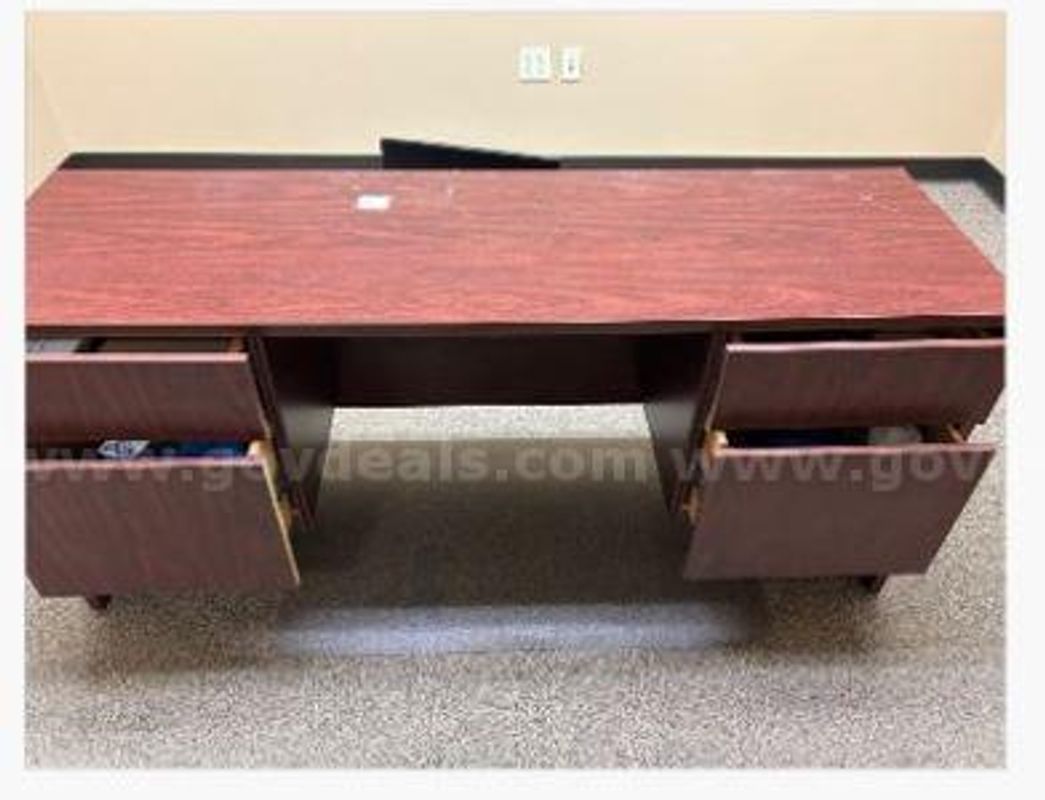 Desk - Wood Look - 4 Drawers