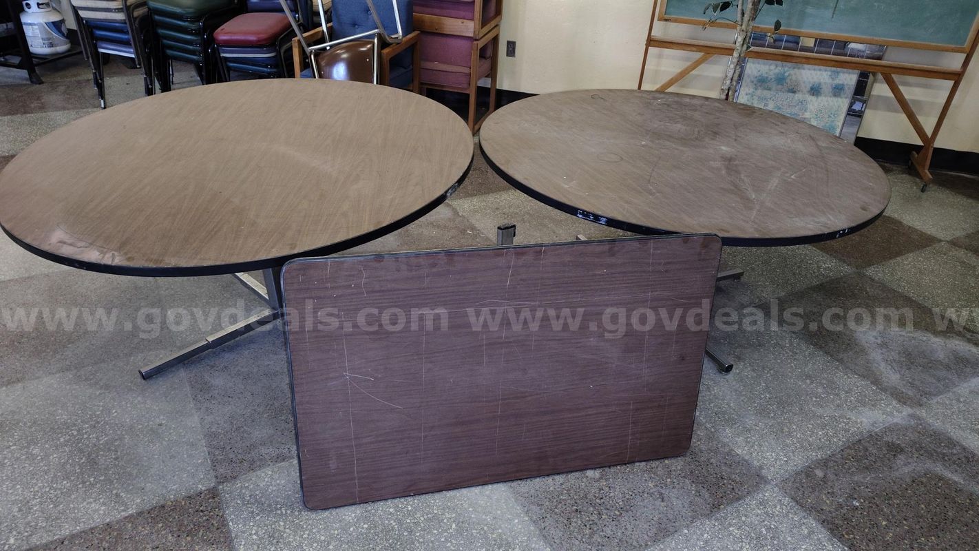 Tables - Lot of 3 Assorted