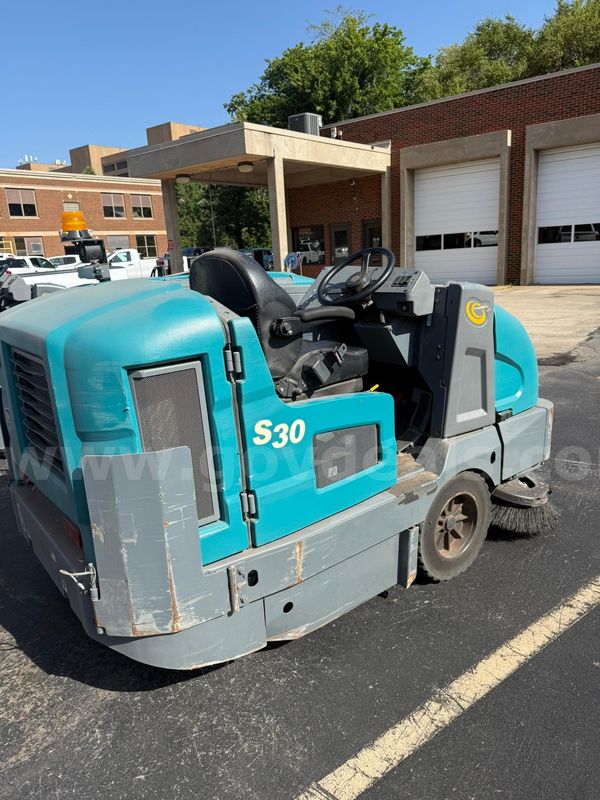 Street Sweeper - Drivable - Tennant S30