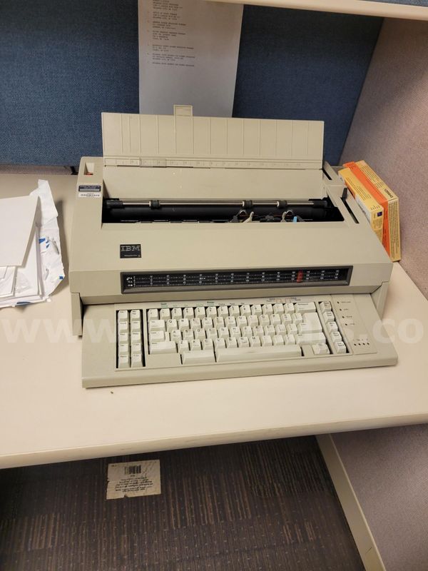 Typewriter - IBM Wheelwriter 5 - CONDITION UNKNOWN