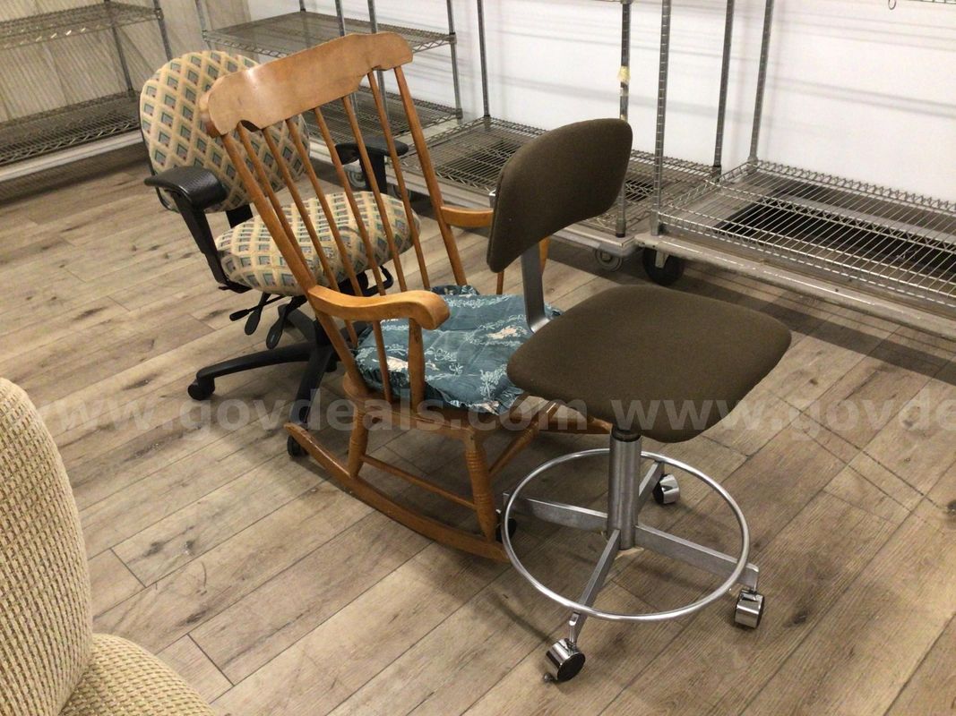 Chairs, wheeled and rocking, lot of 3