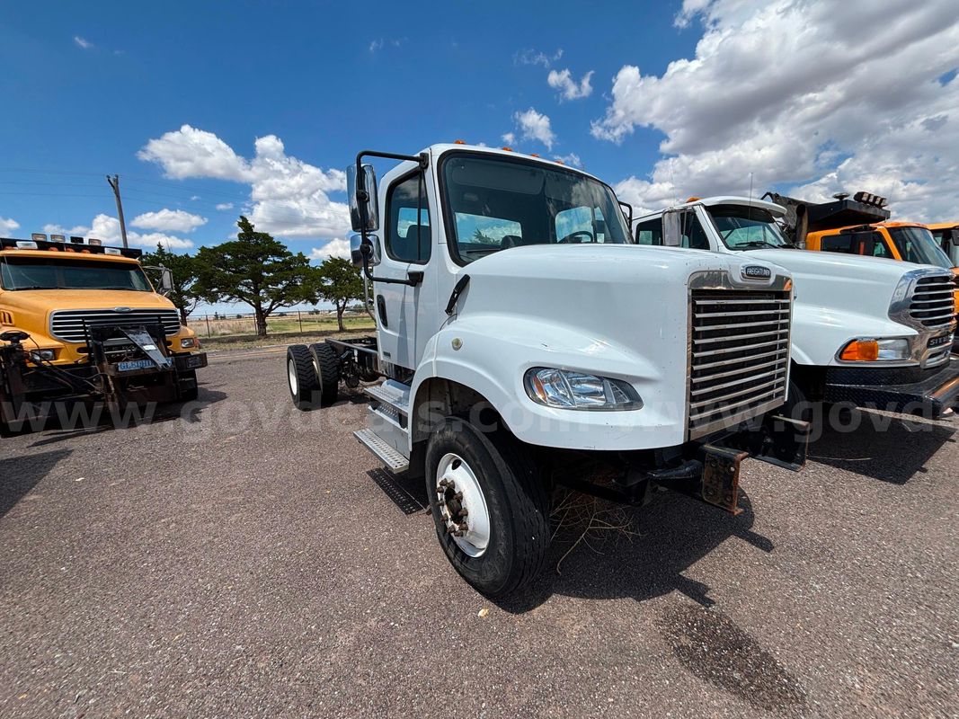 2012 Freightliner M2 106
