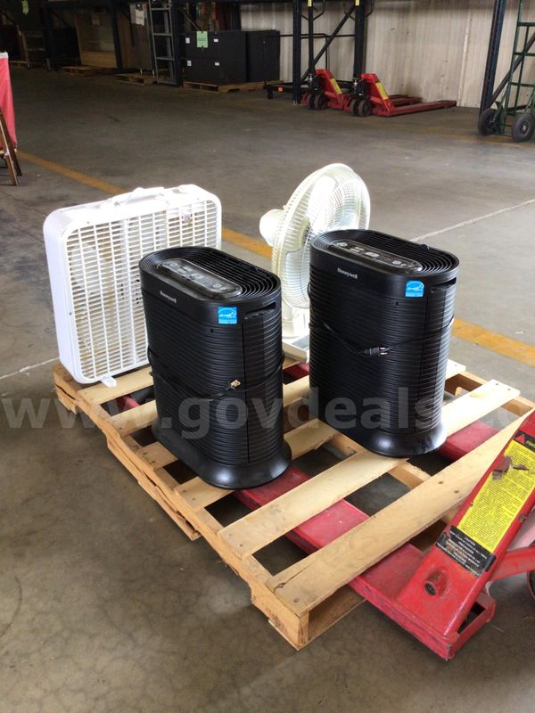 Fans and air purifiers, lot of 2 each - UNTESTED