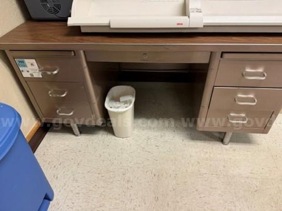 Desk - Metal - 6 Drawer & 2 Letter writing pull-outs