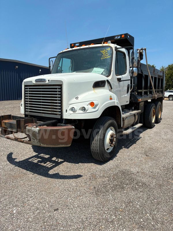 2012 Freightliner M2 106