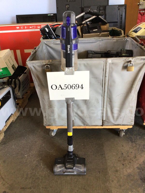 Vacuum, Shark Vac - UNTESTED