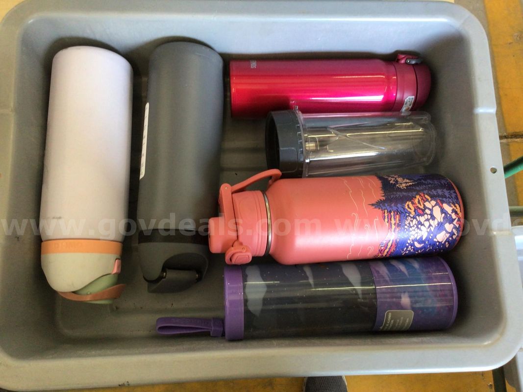 Blenders and water bottles, lot of approximately 10 - UNTESTED