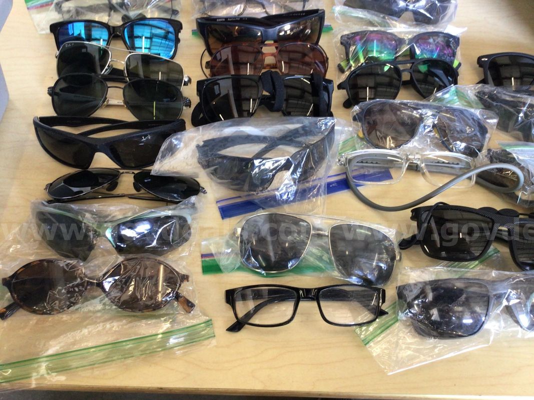 Glasses and sunglasses, lot of approximately 40