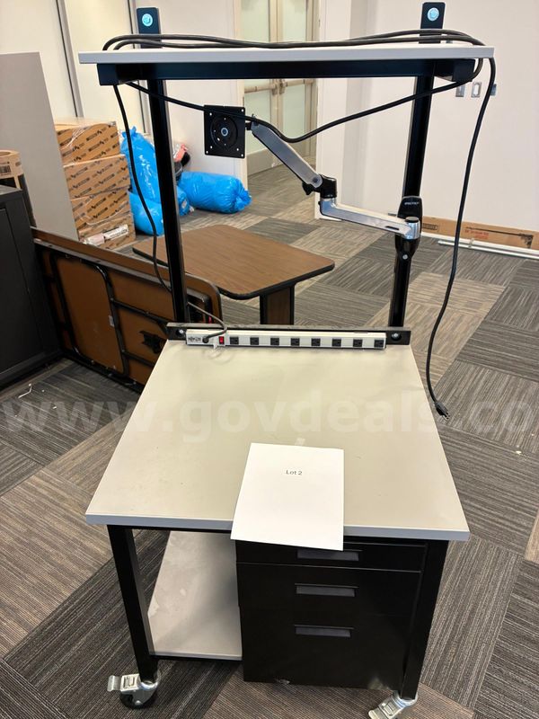 Work Bench - On Casters - 30 x 30 x 65