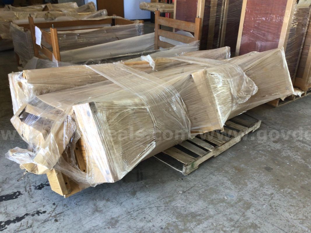 Benches/pews, lot of 2