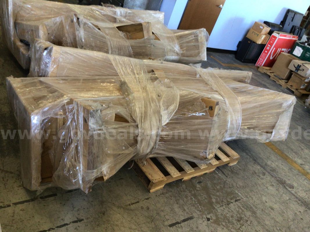 Benches/pews, lot of 2