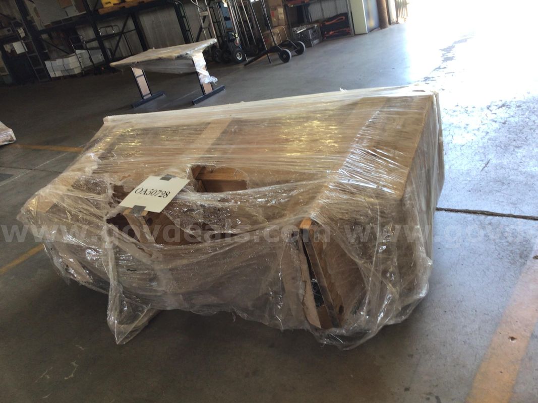 Benches/pews, lot of 2