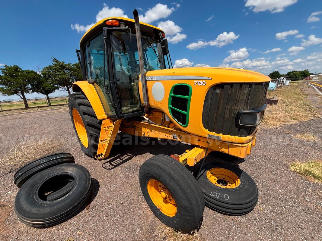 John Deere 7130 Tractor