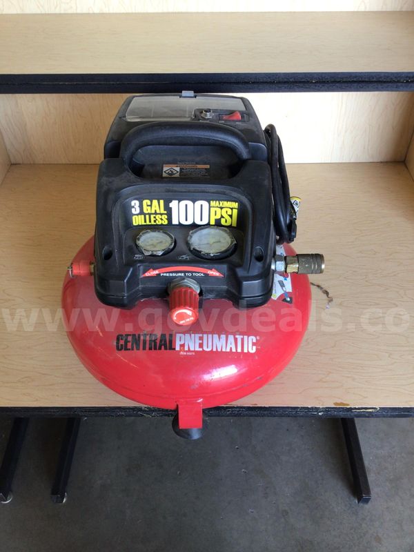 Air compressor, Central Pneumatic - UNTESTED
