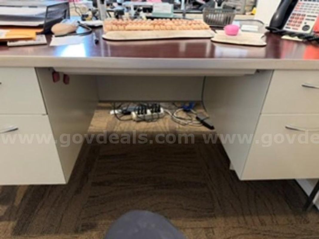Desk - 4 Drawer - Metal/Laminate