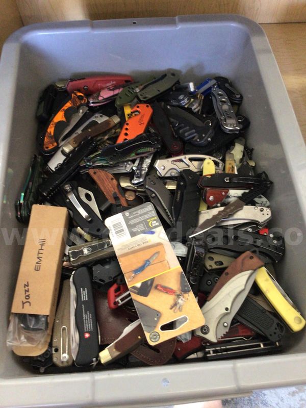 Knives, approximately 30lbs