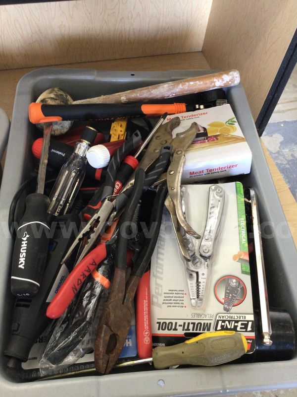 Hand Tools, approximately 30lbs - UNTESTED