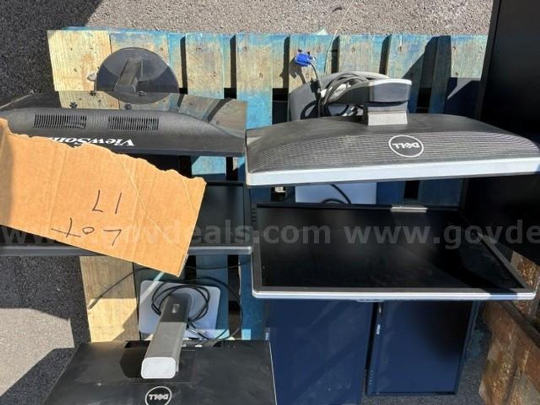 Pallet of Computer Monitors