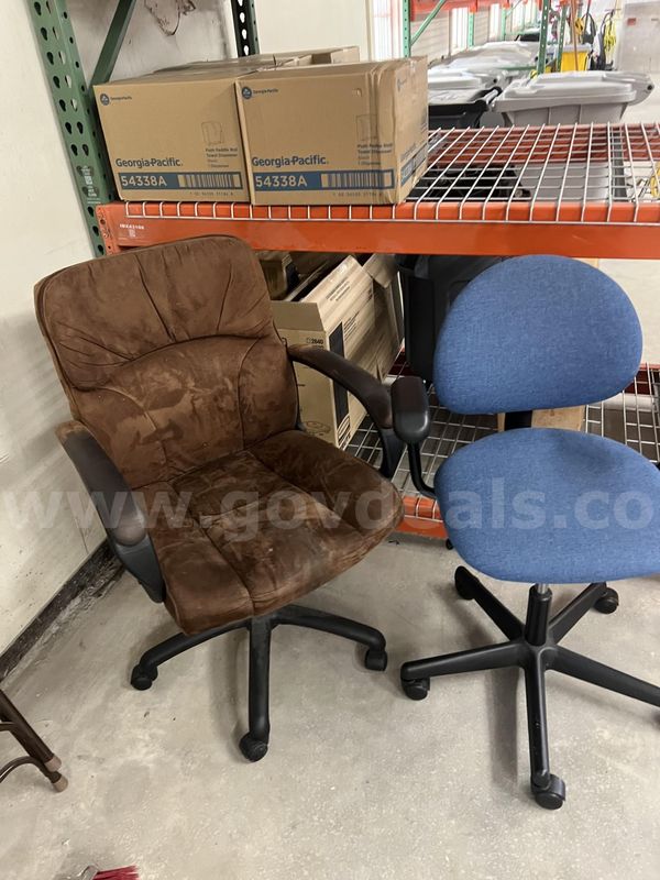 Lot of Rolling Office Chairs