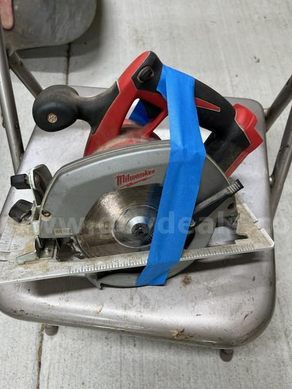 Milwaukee Cordless Saw