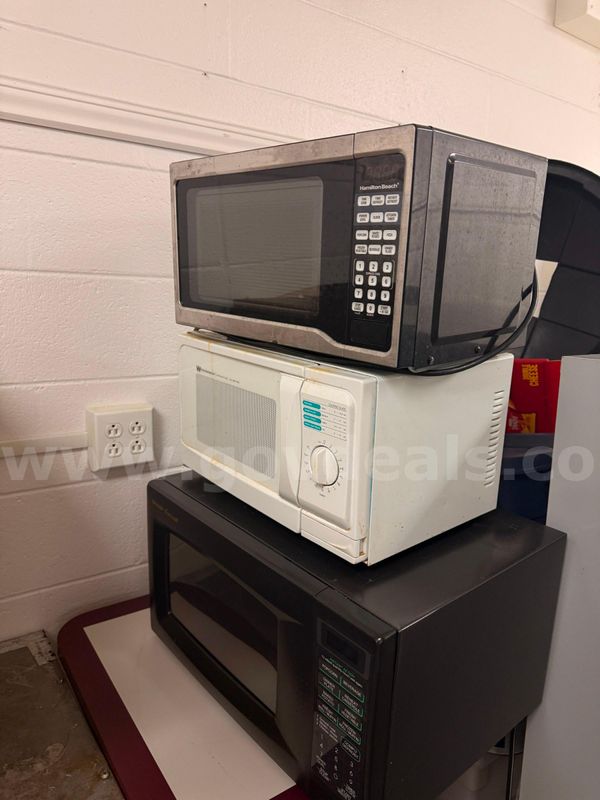 Lot of 3 Microwaves