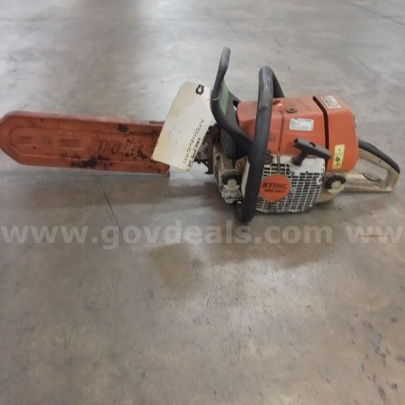 Stihl MS360 Chainsaw 20-inch blade with Cover