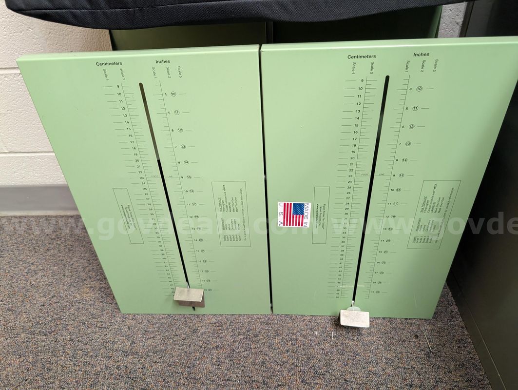 1 Lot of 2 Sit & Reach Boxes