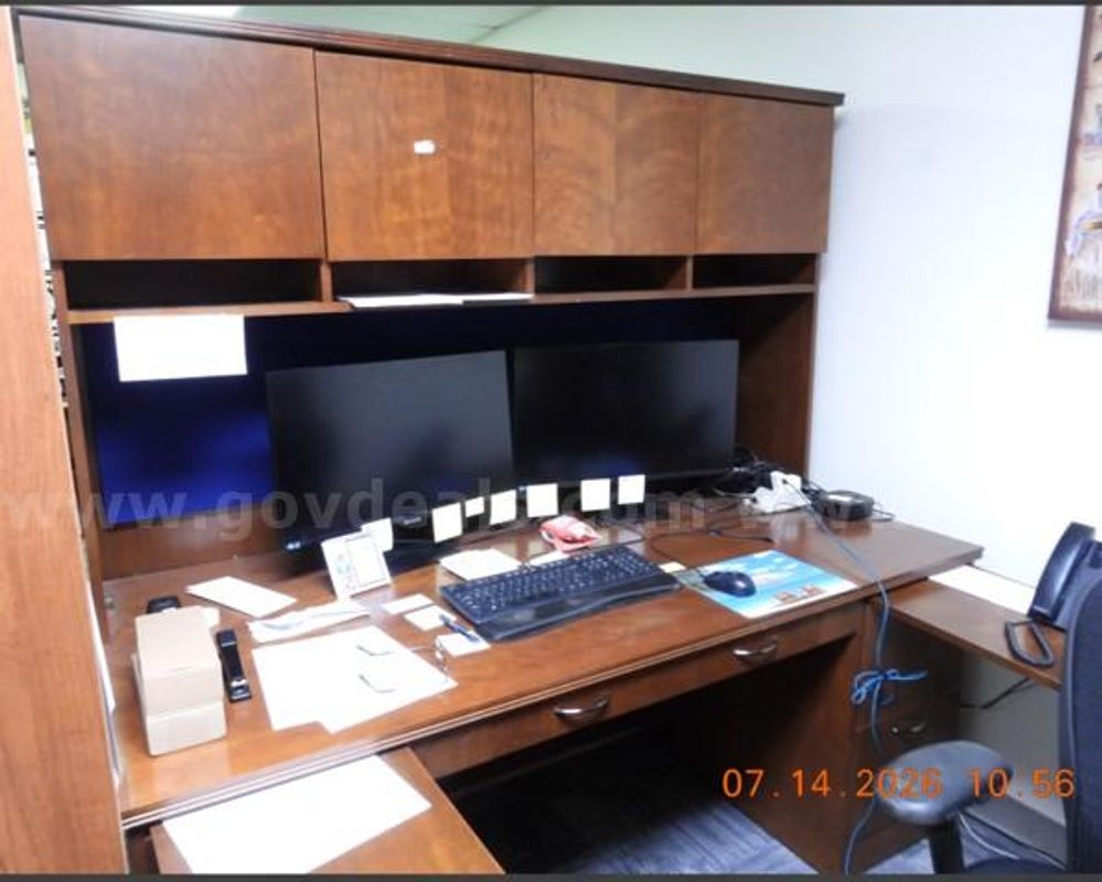 Desk w/ Hutch