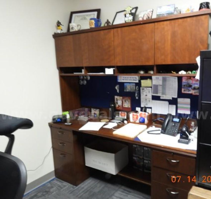 Desk w/ Hutch
