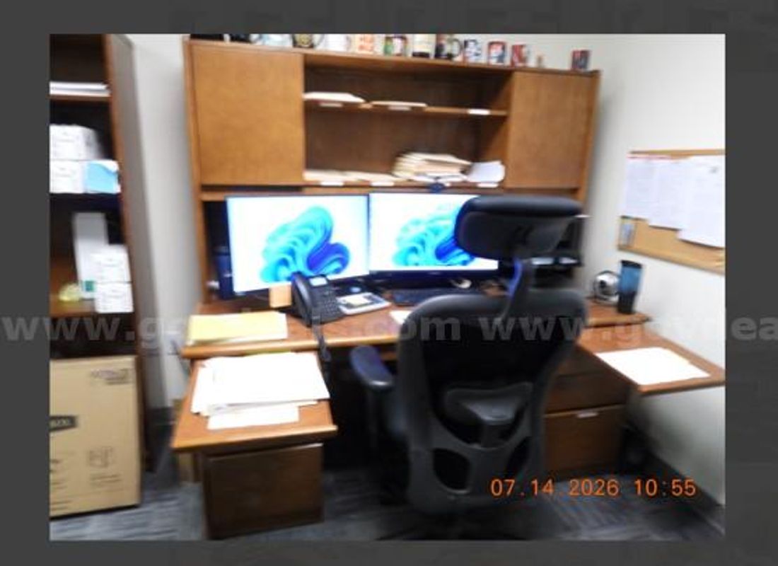 Desk w/ Hutch