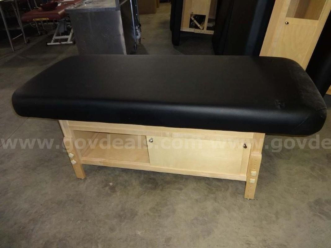 Earthlite Massage Table