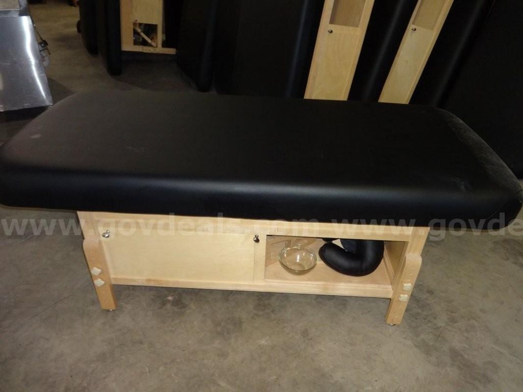 Earthlite Massage Table