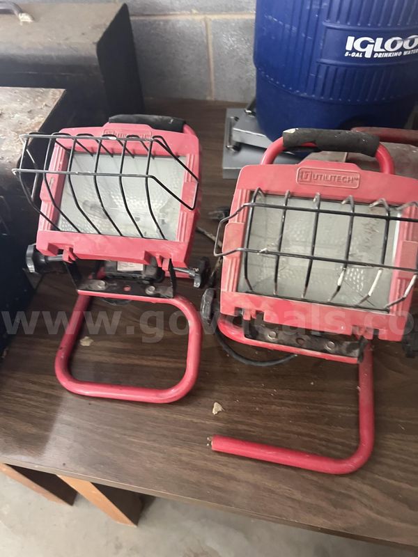 Lot of 2 Utilitech Work Lights