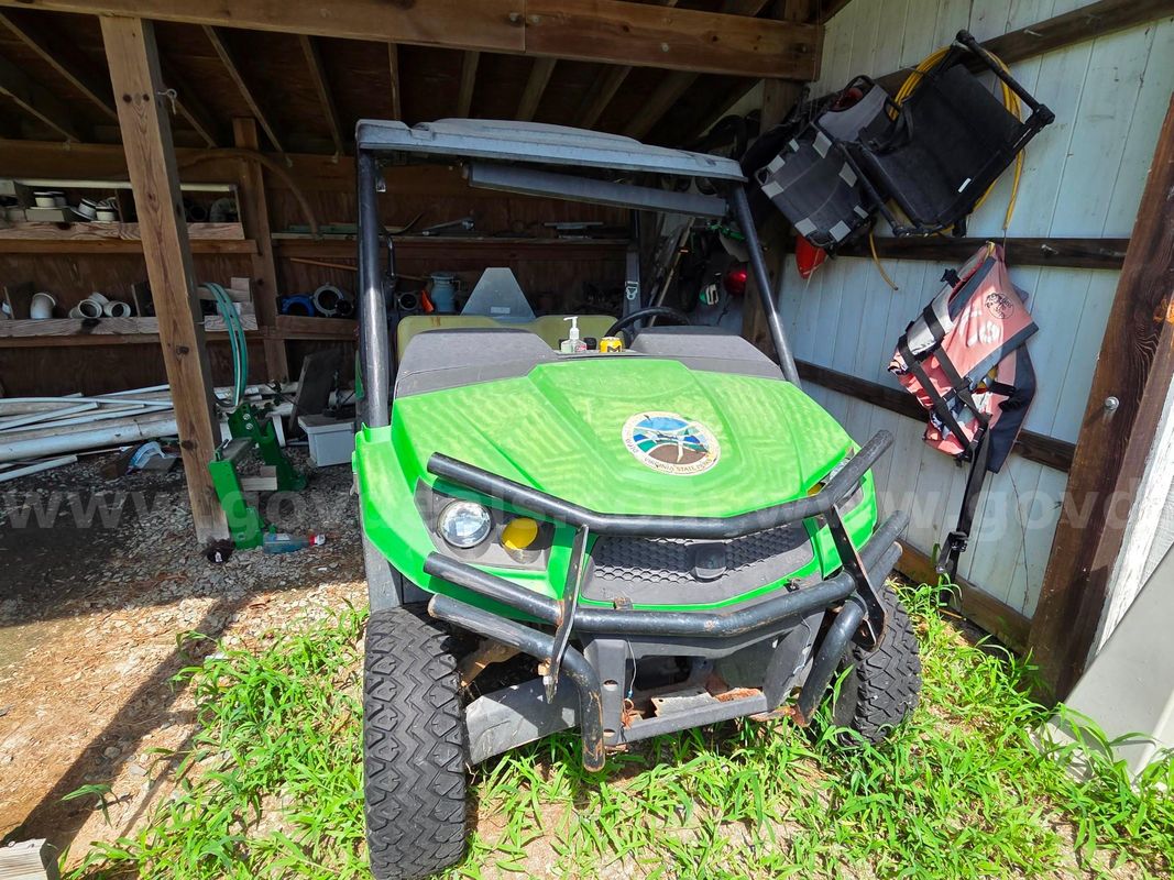 John Deere Gator